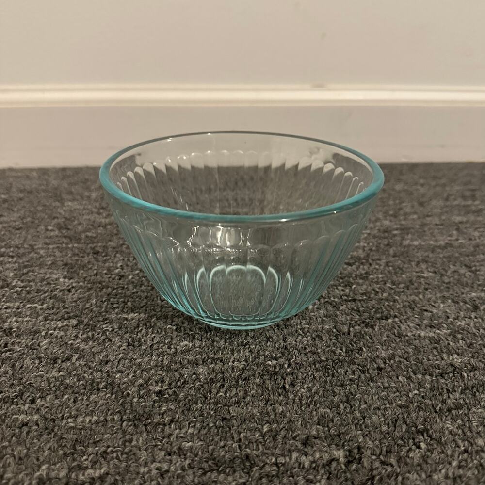 Pyrex 7401-S Clear Aqua Tinted Ribbed Mixing Bowl 3 Cup USA
